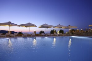 Seasonal outdoor pool - Hotel Artina Nuovo (Trifylia)