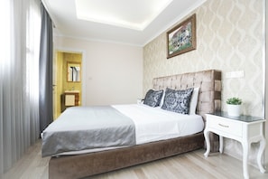 Superior Double Room, 1 Double Bed | Egyptian cotton sheets, premium bedding, pillow-top beds, minibar