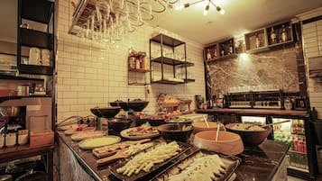 Tägliches inbegriffenes Frühstücksbuffet