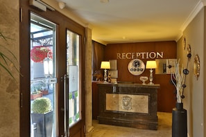 Reception - Bon Hotel Hagia Sophia (Istanbul)