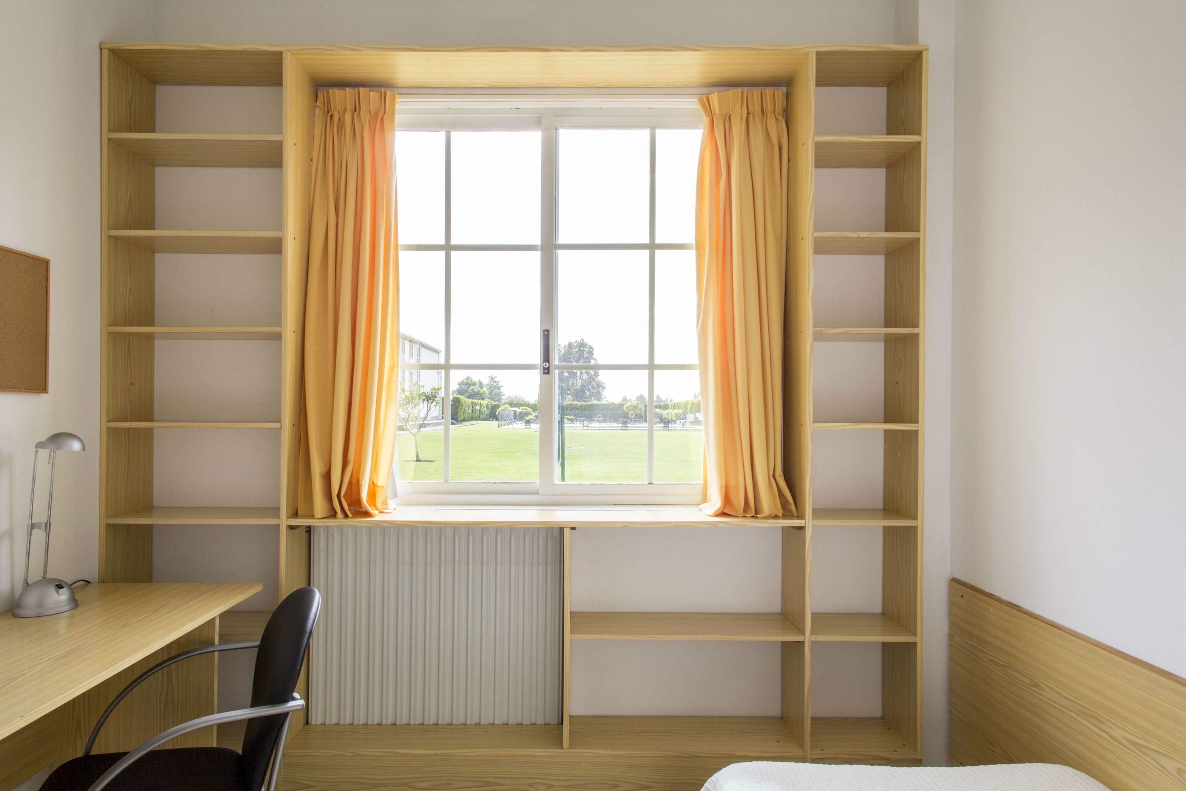 single room | premium bedding, desk, rollaway beds, free wifi