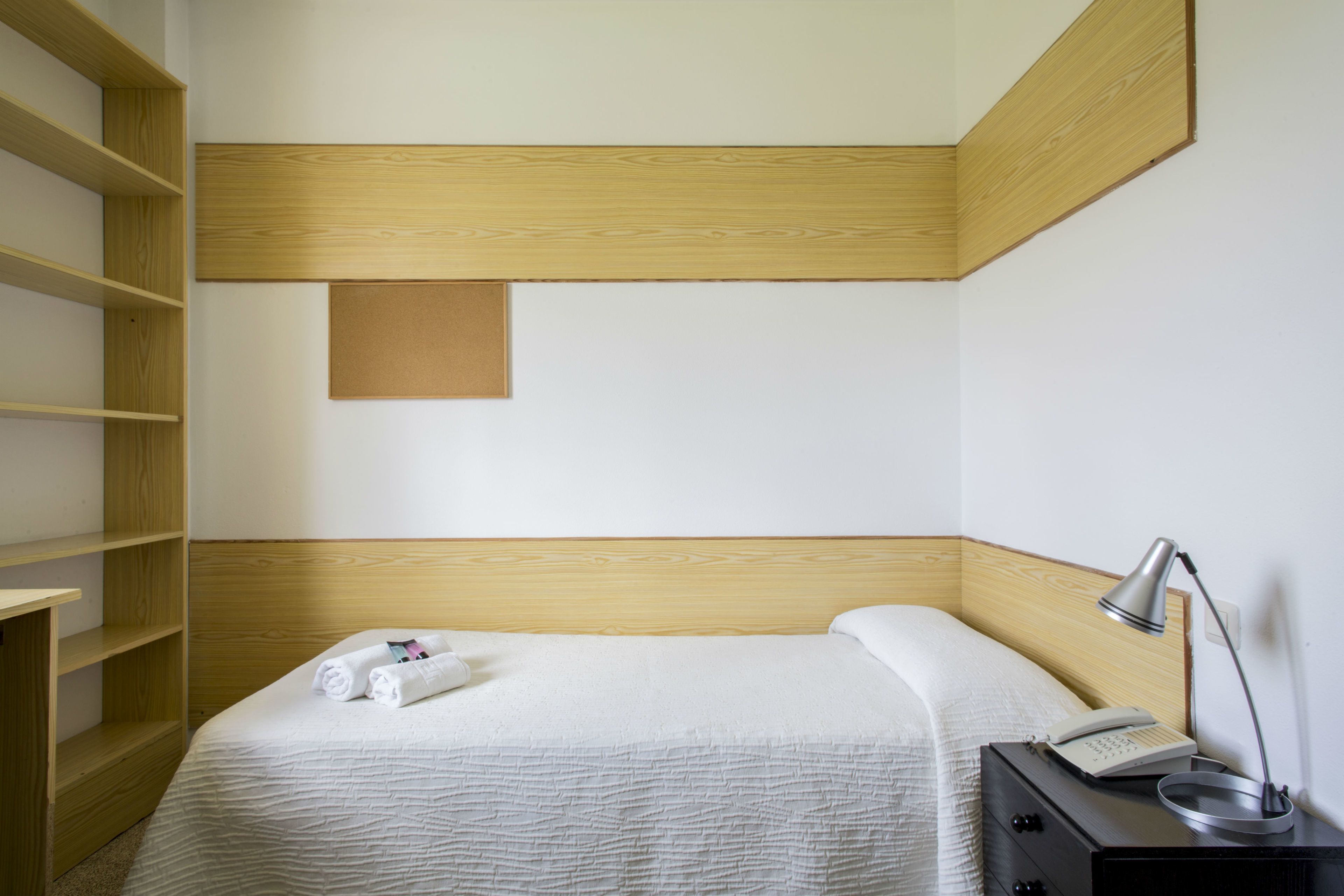 twin room | premium bedding, desk, rollaway beds, free wifi