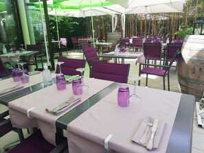 Terrace/patio - Hôtel l'Orée des Bois (La Breille-les-Pins)