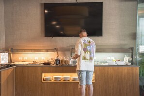 Desayuno buffet todos los días (con cargo) 