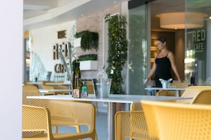 Bar (on property) - The Red Hotel by Ibiza Feeling - Adults only (Sant Antoni de Portmany)