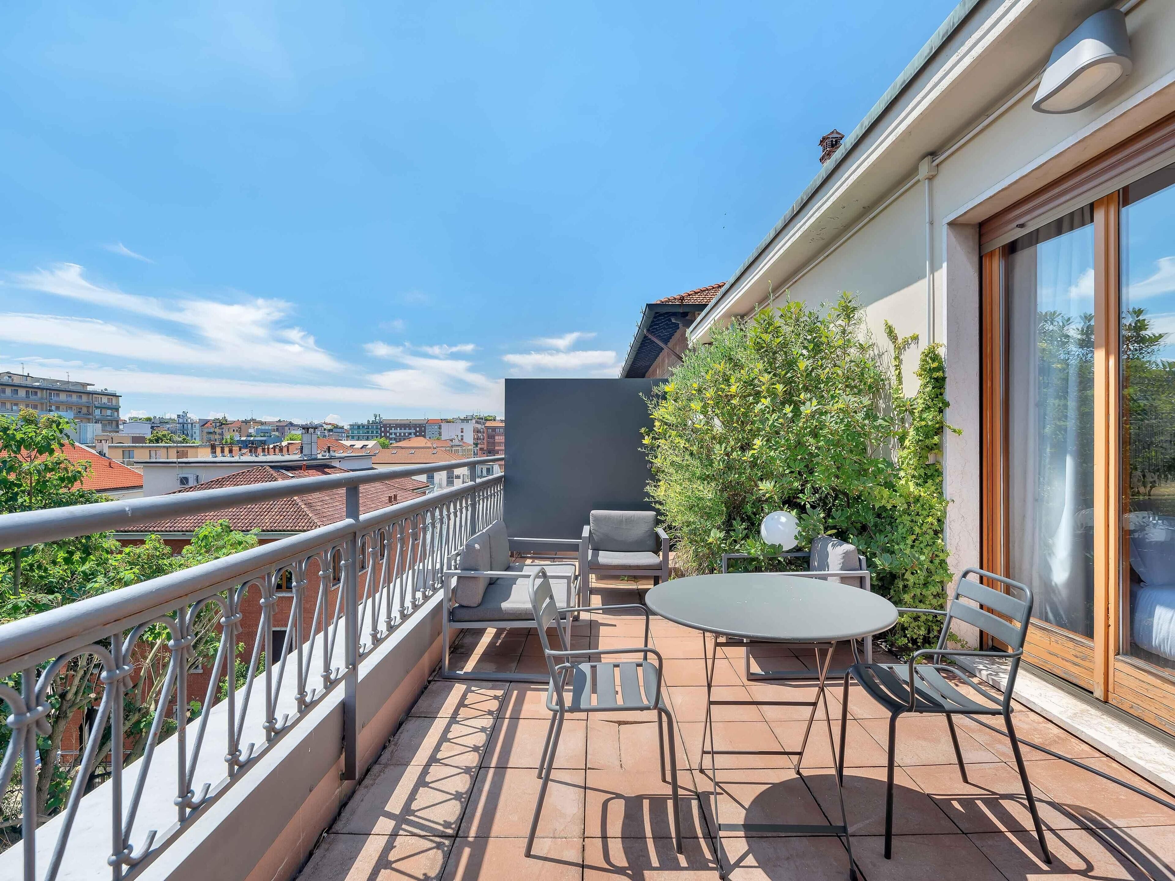 Double Room, Terrace | Gebar bulu kapas, peti besi dalam bilik, meja 