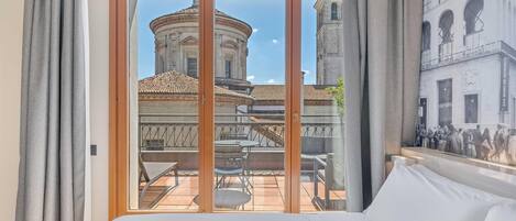 Daunenbettdecken, Zimmersafe, Schreibtisch