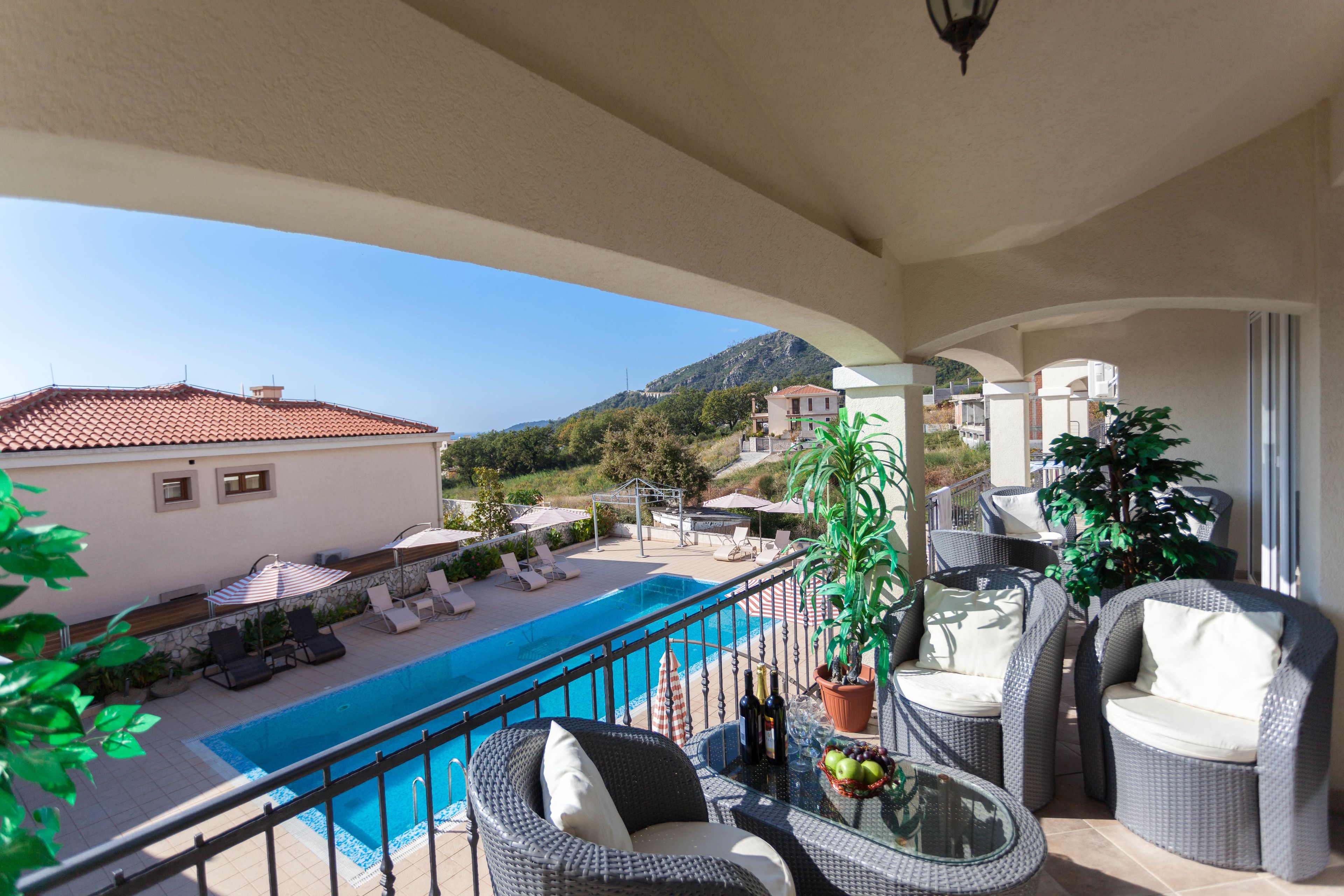 1 habitación, caja de seguridad en la habitación y escritorio 