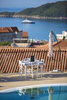 2 piscinas al aire libre, sombrillas, tumbonas
