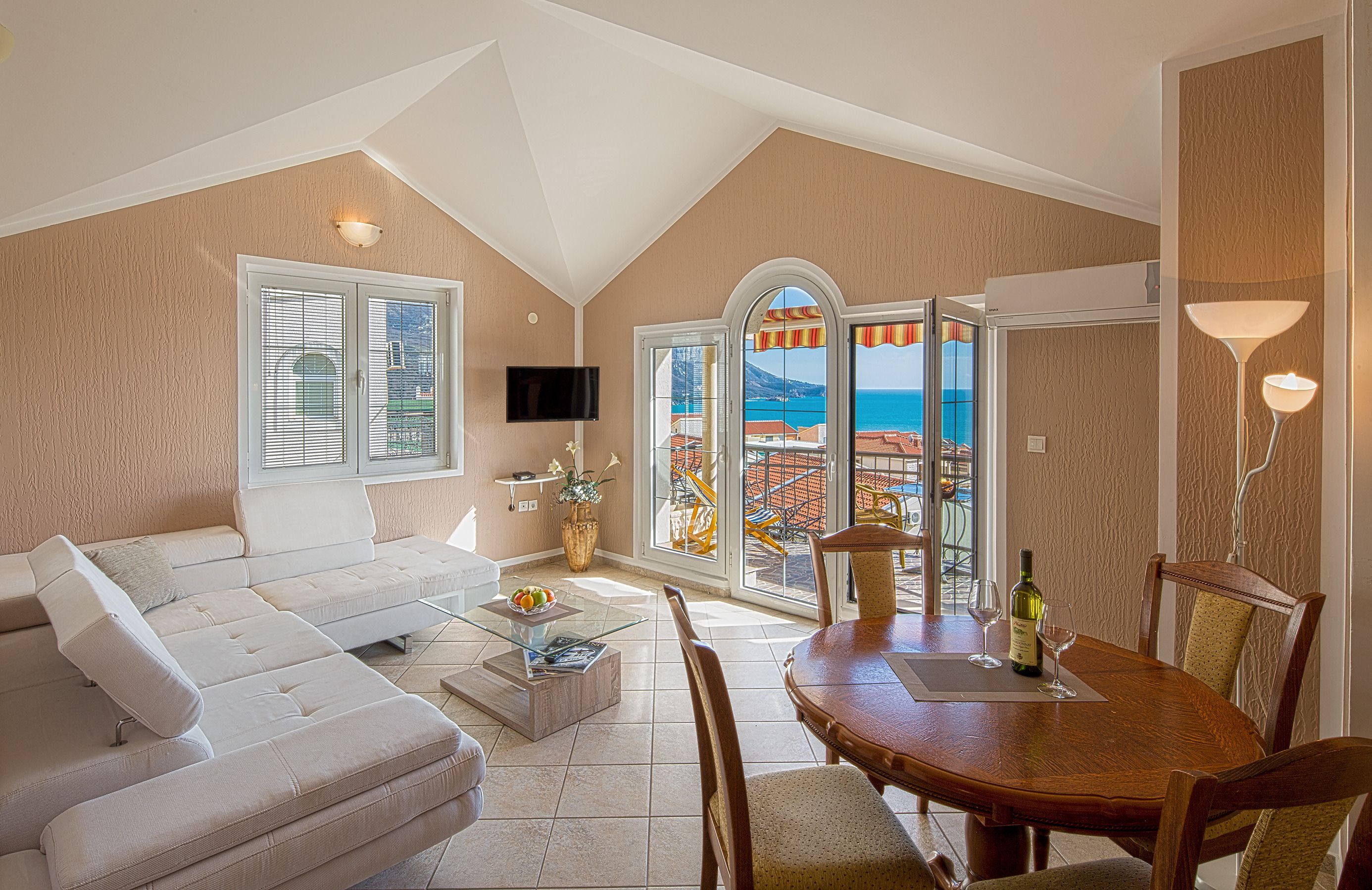 Family Apartment, 2 Bedrooms, Sea View | Living room