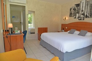 Bureau, chambres insonorisées, lits pliants/supplémentaires