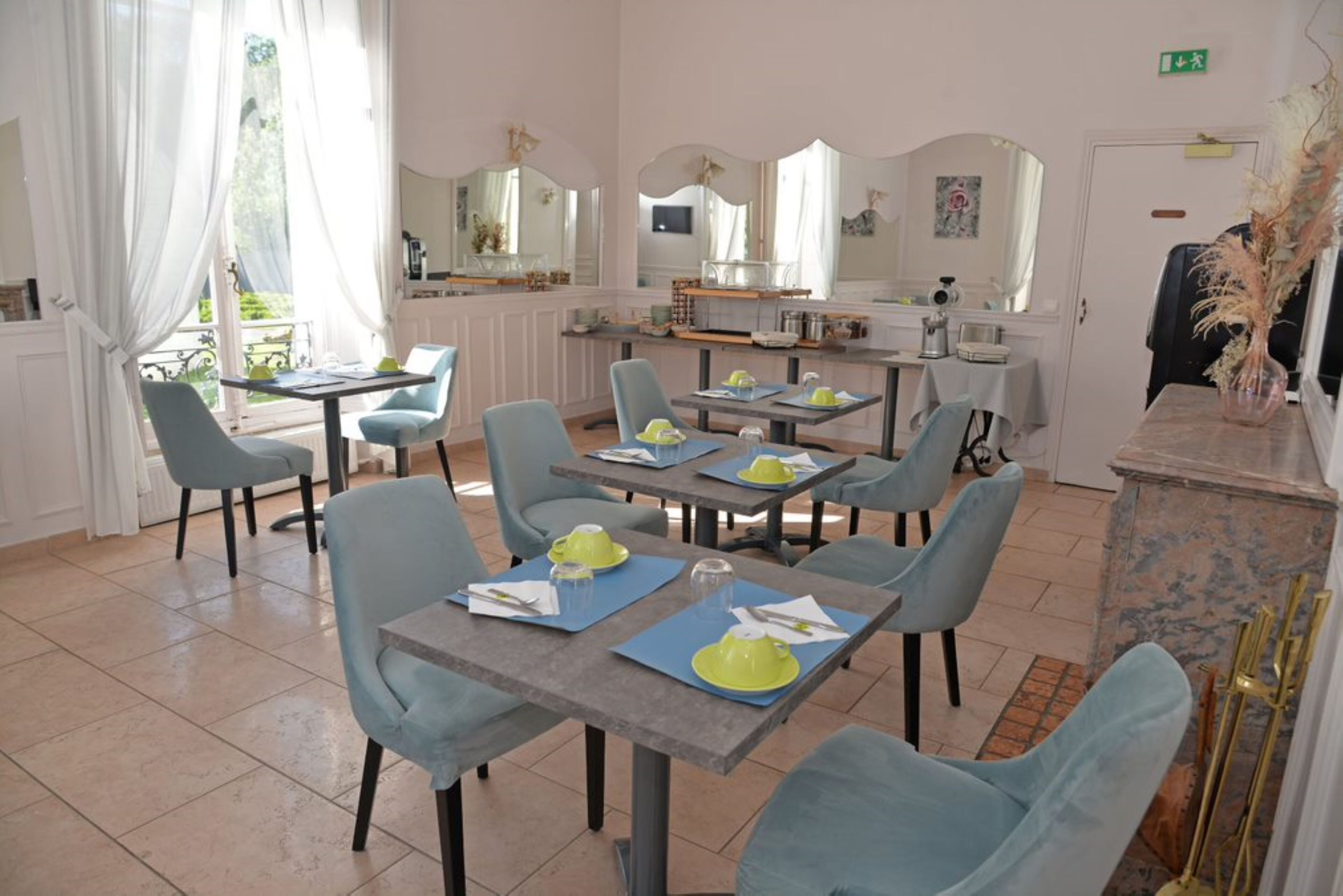 每日供應歐陸早餐 (每人 EUR15)