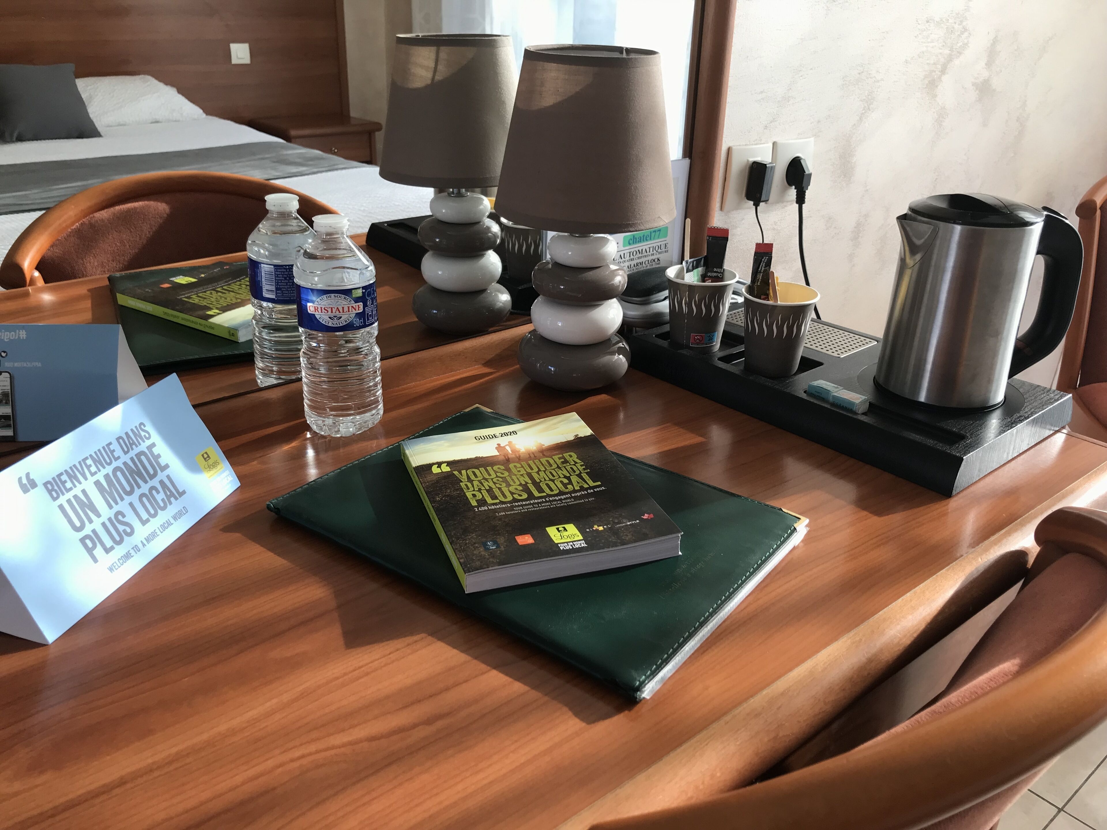 desk, soundproofing, rollaway beds