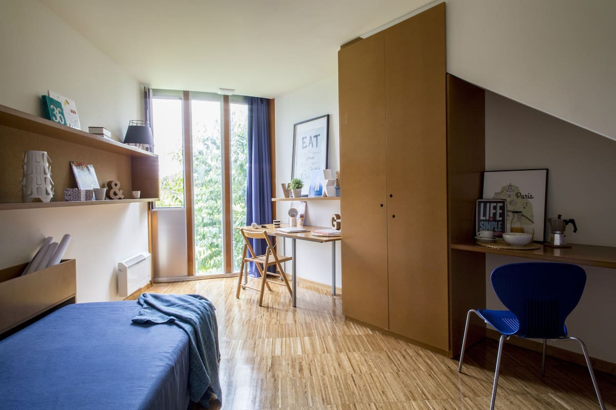 Studio Tiêu chuẩn, 3 giường đơn | Bàn, bàn ủi/dụng cụ ủi quần áo, truy cập Internet không dây miễn phí