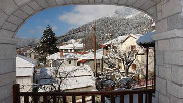 ๋๋ธ๋ฃธ, ๋ถ์ฌ์ ์์กฐ | ๋ฐ์ฝ๋ ์ ๋ง