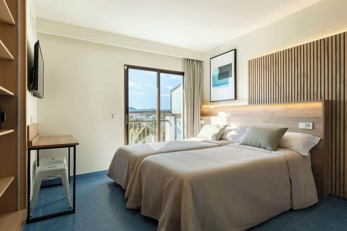 Standard Studio, Balcony, Oceanfront