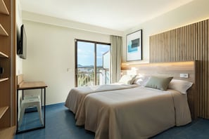 Superior-studiolejlighed - balkon - ved havet | Pengeskab på værelset, skrivebord, arbejdsområde til bærbare computere