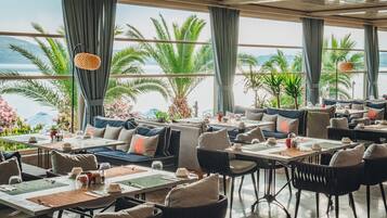 Bao gồm bữa sáng buffet hàng ngày