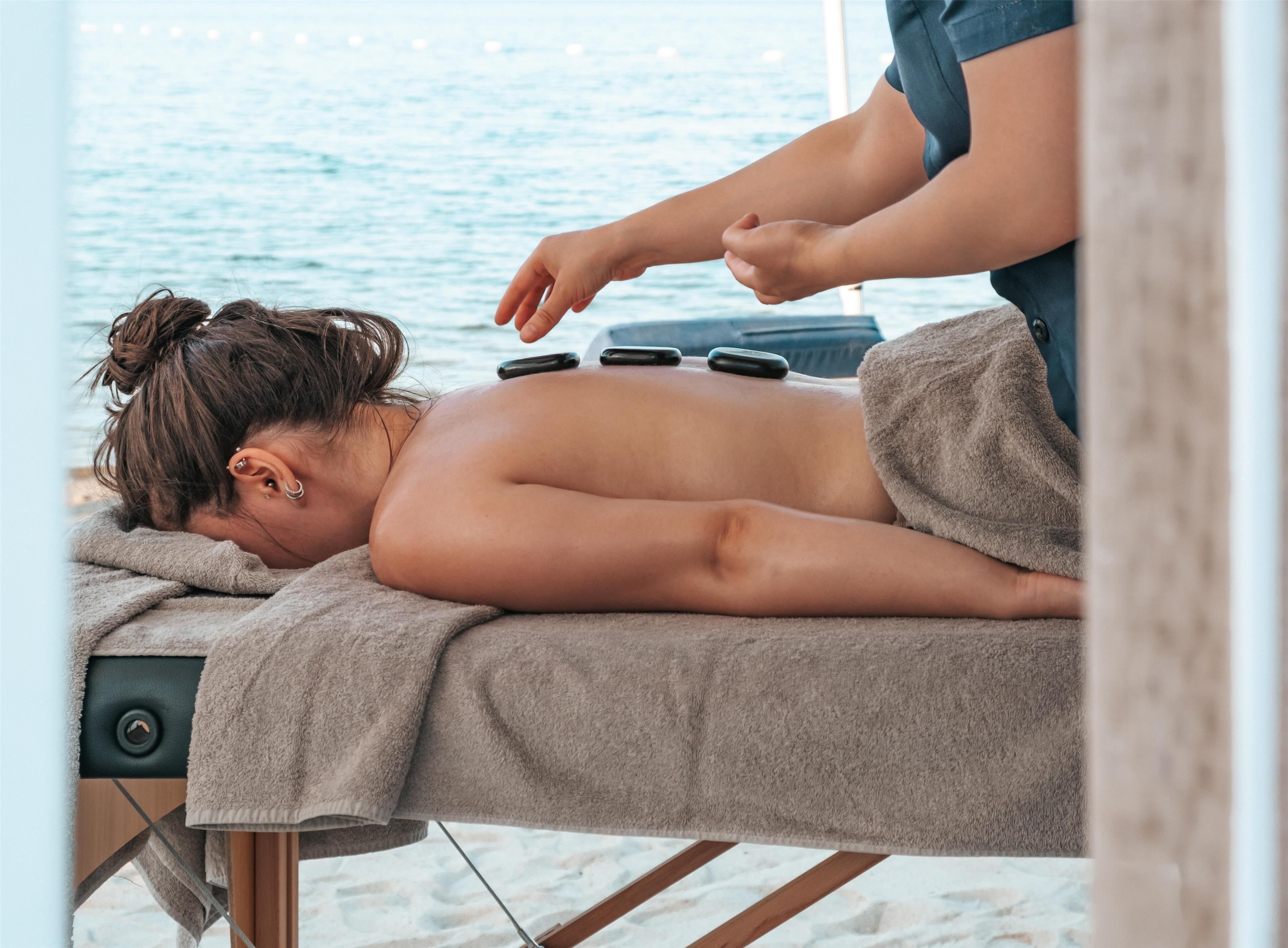 sauna, steam room, turkish bath/hammam, body treatments, aromatherapy