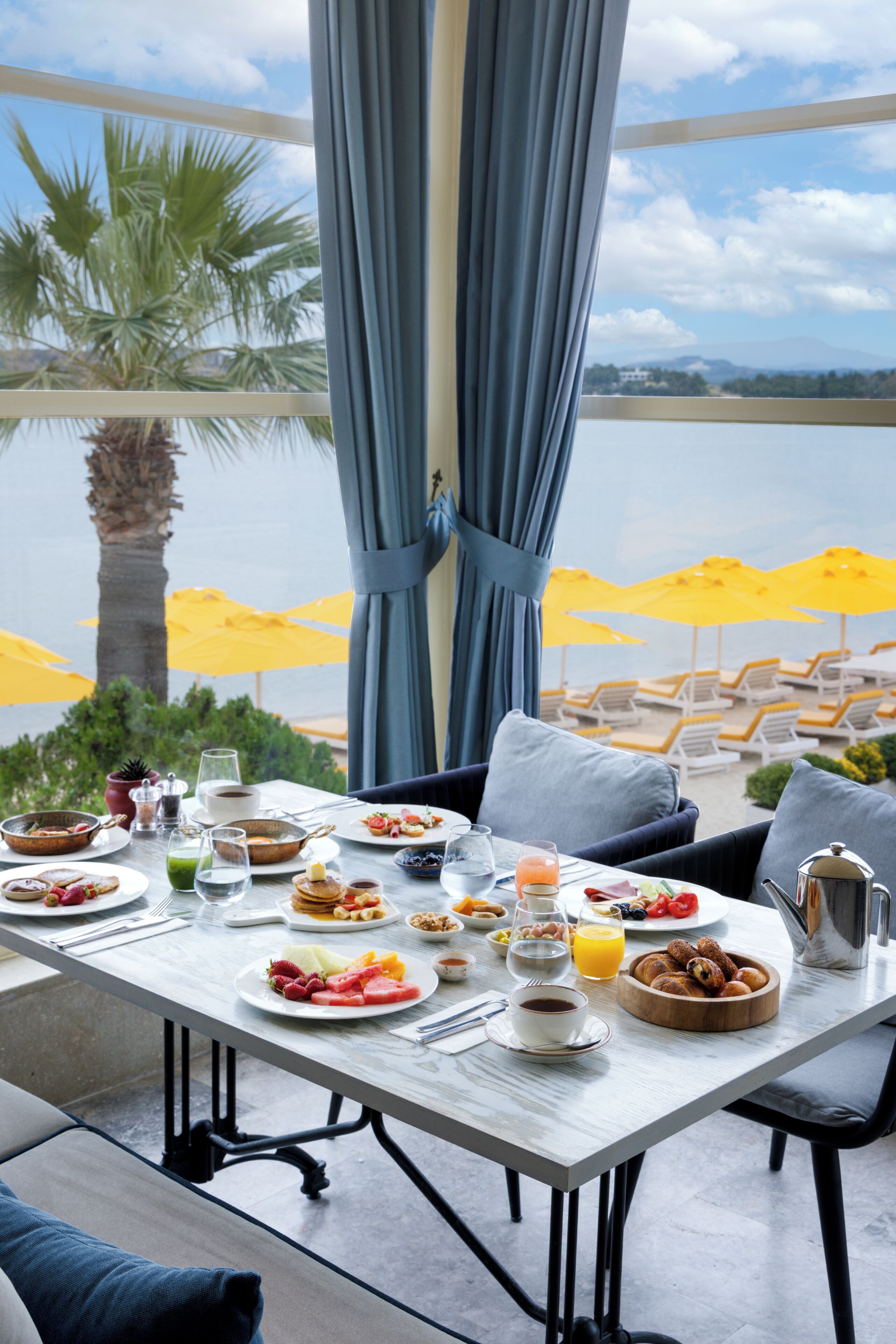 2 restaurants, breakfast, lunch, dinner served; mediterranean cuisine