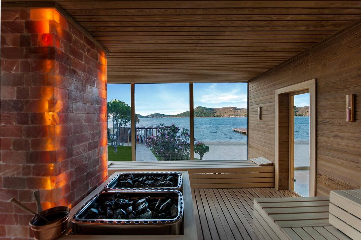 sauna, steam room, turkish bath/hammam, body treatments, aromatherapy