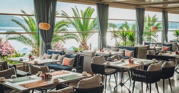 Desayuno buffet incluido todos los días 