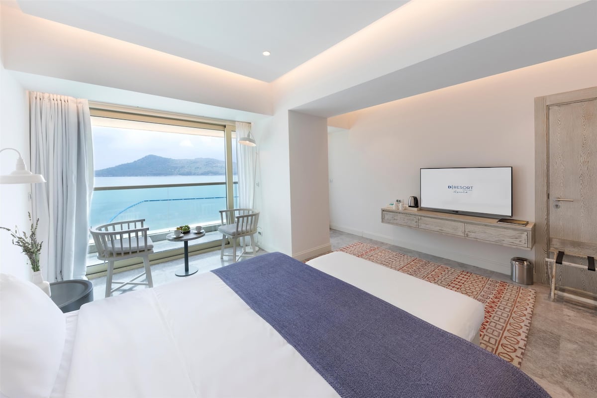 Superior kamer, uitzicht op zee | 1 slaapkamer, luxe beddengoed, een minibar, een kluis op de kamer