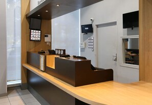 Reception - B&B HOTEL Marseille Euromed (Marseille)