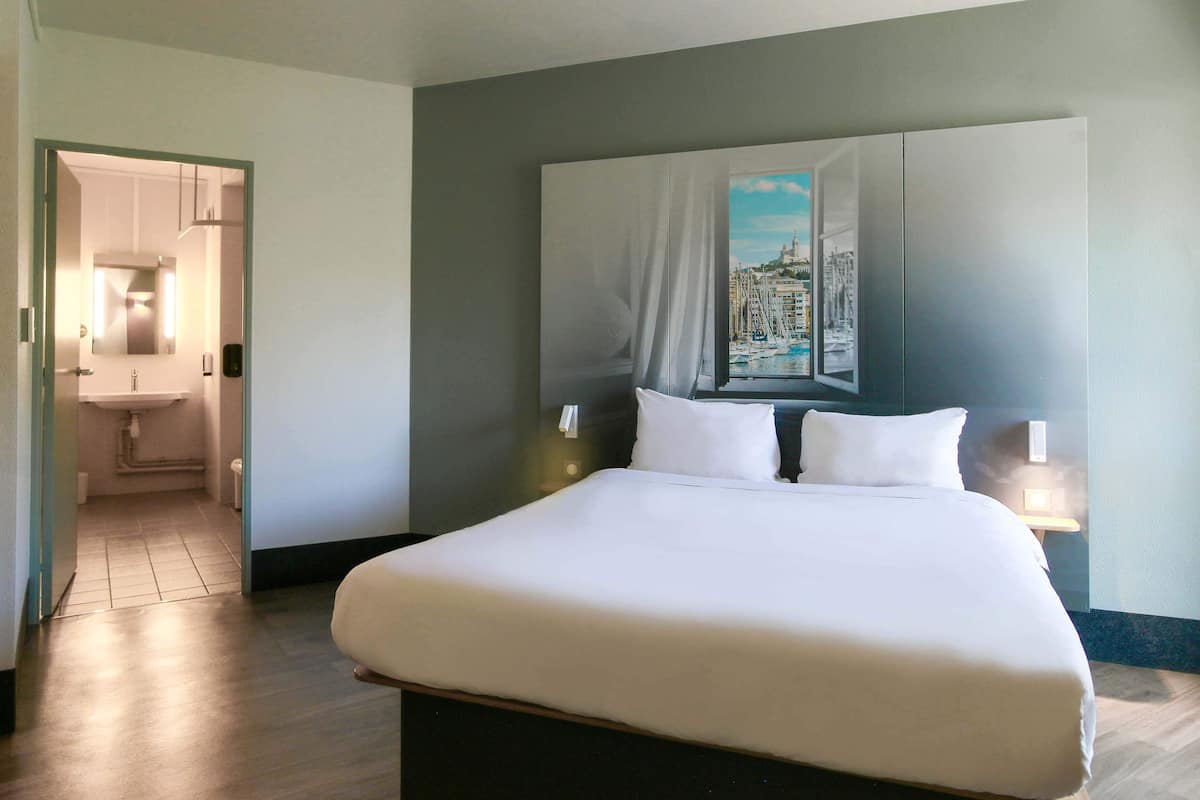 Double Room, mesra pergerakan | Meja, kalis bunyi, Wi-fi percuma, cadar katil