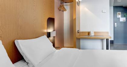 B&B HOTEL Reims Centre Gare