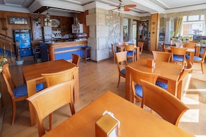 Päivittäinen mannermainen aamiainen (3.00 EUR per henkilö)