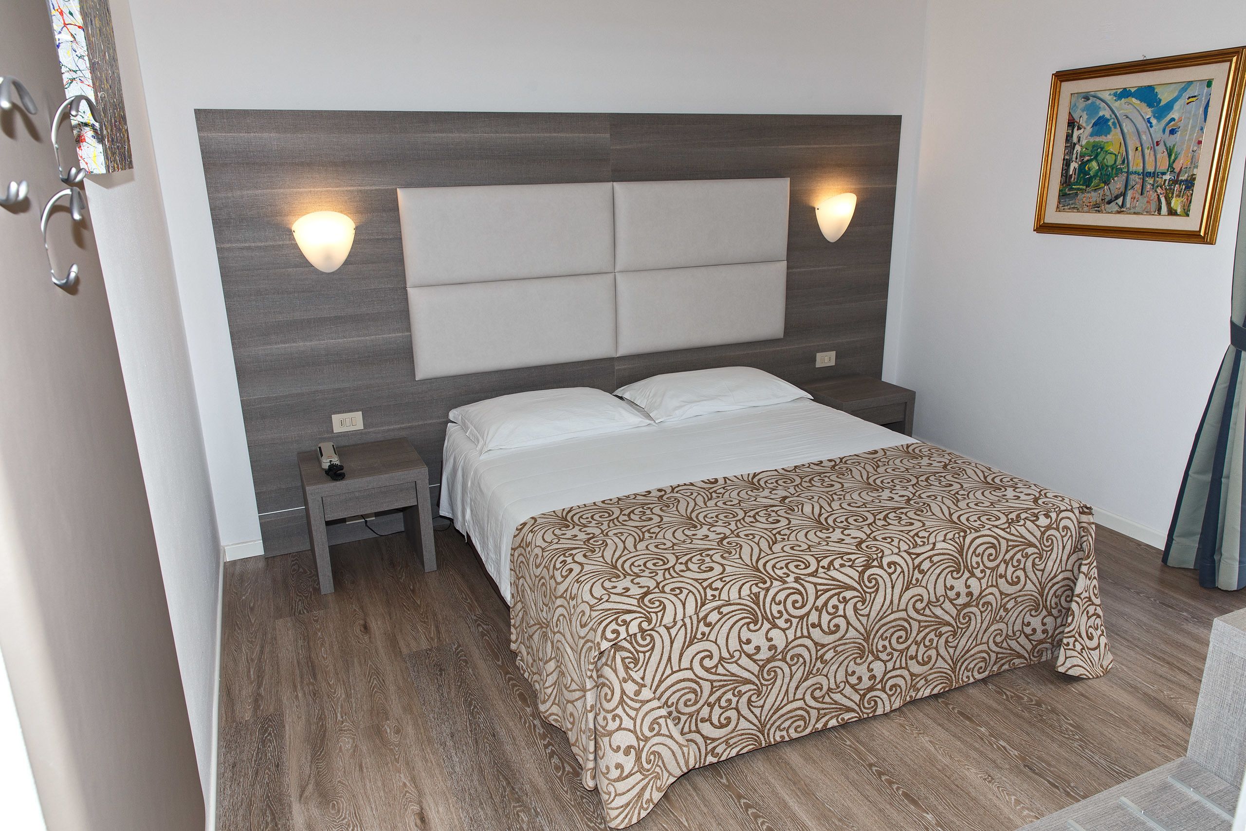 standard double room | in-room safe, desk, rollaway beds, free wifi