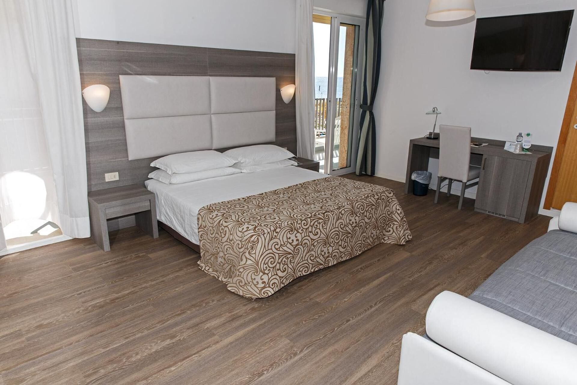 in-room safe, desk, rollaway beds, free wifi