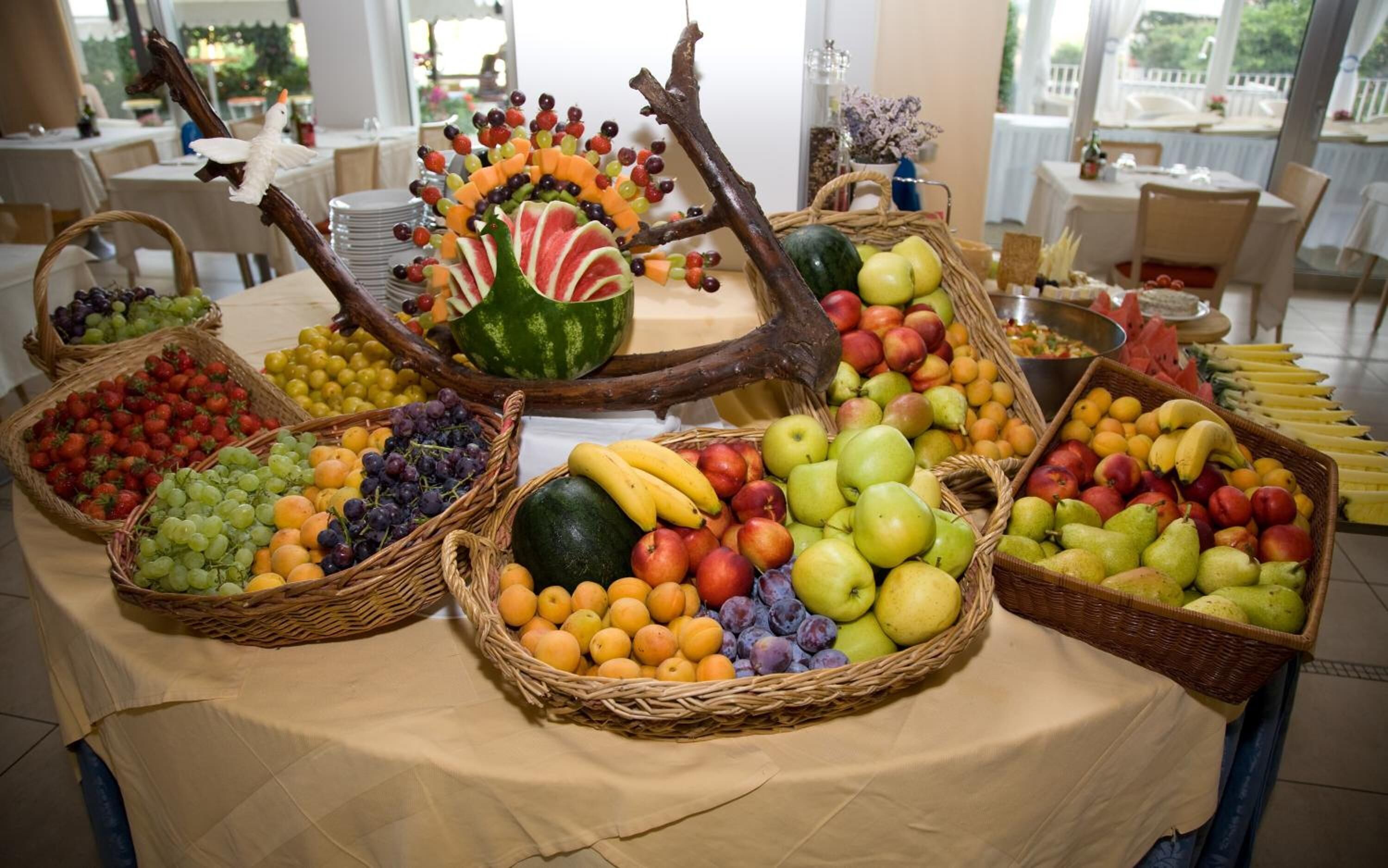Der serveres frokost, aftensmad og internationale retter