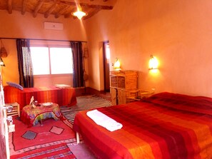 Quarto panorâmico, 2 quartos, banheiro privativo, vista para a montanha | Cofres nos quartos, Wi-Fi de cortesia, acesso para cadeiras de rodas