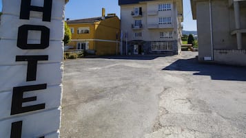 Aparcamiento sin asistencia gratuito