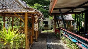 Lunch and brunch served