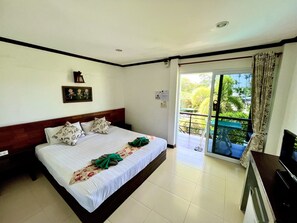 Standard Double Room, 1 Queen Bed | In-room safe, desk, laptop workspace, soundproofing - Riviera Boutique House (Ko Lanta)