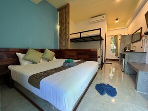 In-room safe, desk, laptop workspace, soundproofing - Riviera Boutique House (Ko Lanta)