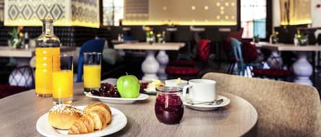 Se sirven desayunos, comidas y cenas