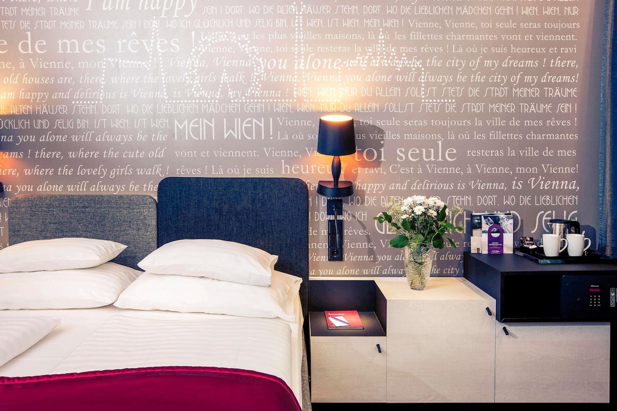 Quarto standard, 1 cama de casal | Roupas de cama premium, frigobar, cofres nos quartos, escrivaninha