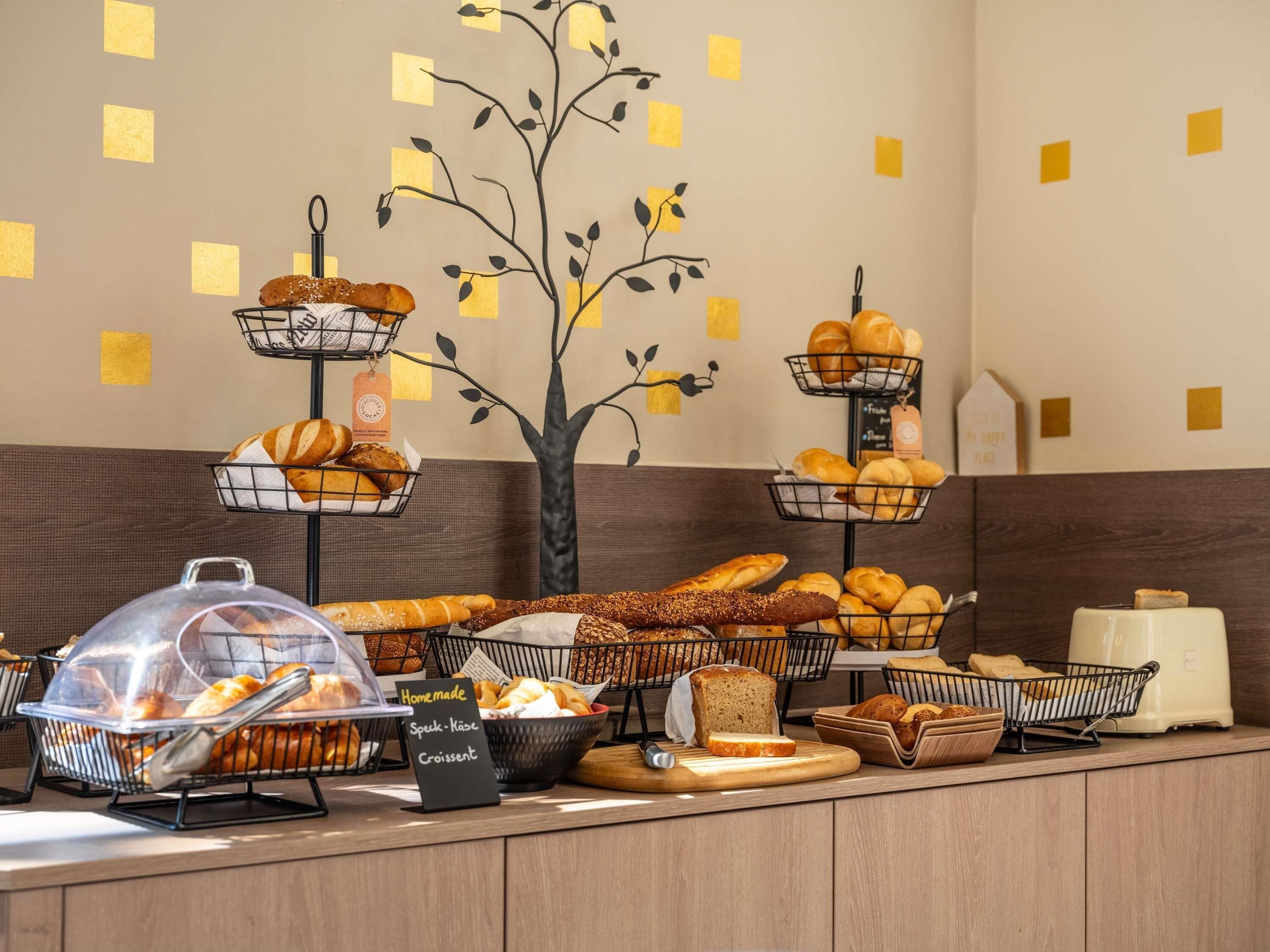 Tägliches Frühstücksbuffet gegen Gebühr