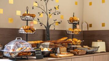 Tägliches Frühstücksbuffet gegen Gebühr