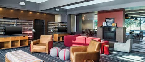Lobby-lounge