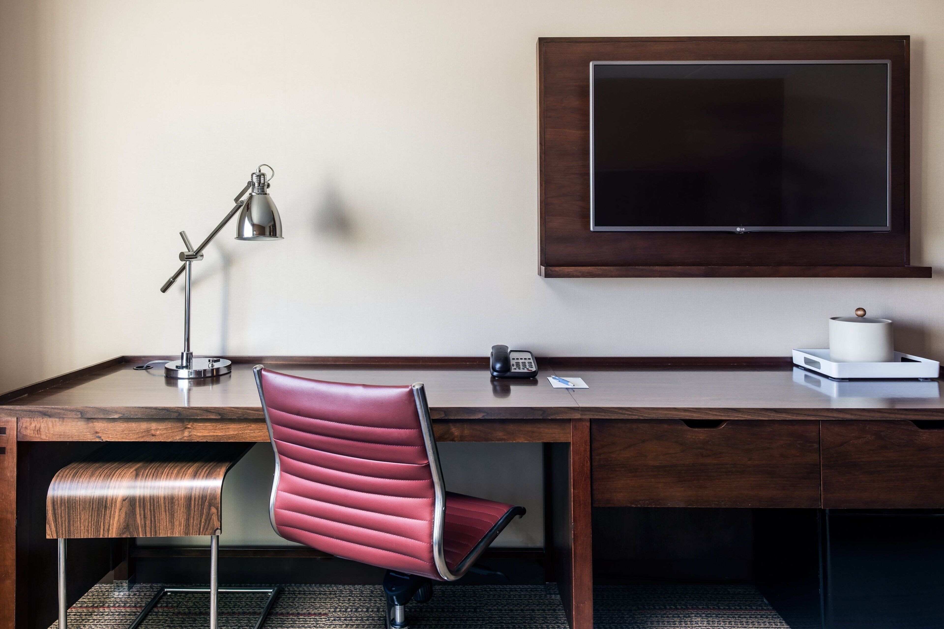 1 bedroom, in-room safe, desk, iron/ironing board