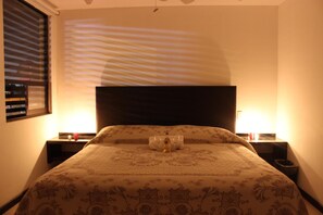 Standard Double Room, 1 King Bed | Down duvets, blackout curtains, iron/ironing board, free WiFi - Hotel Ross Morelia (Morelia)