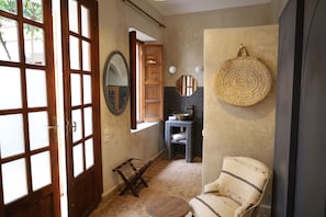 In-room safe, free WiFi, bed sheets - Riad Sadaka (Marrakech)