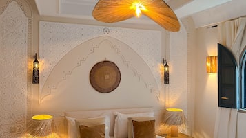 Caja de seguridad en la habitación, cunas y camas plegables/adicionales