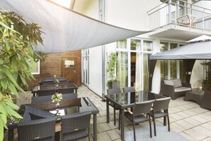 Garden - Empress Hotel (Munich)