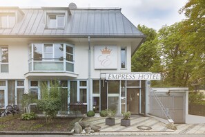 Entrada al alojamiento